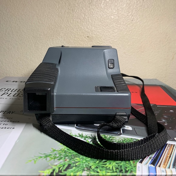 Polaroid Impulse Instant Camera - Picture 3 of 4